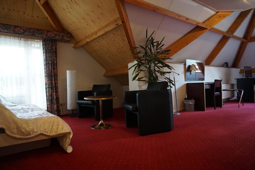 Lucy'S Inn Eesergroen Eksteriør billede